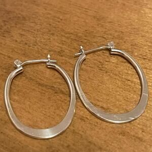 Silpada Designs Sterling Silver 925 Hoop Pierced Earrings w/hinge lock, Retired